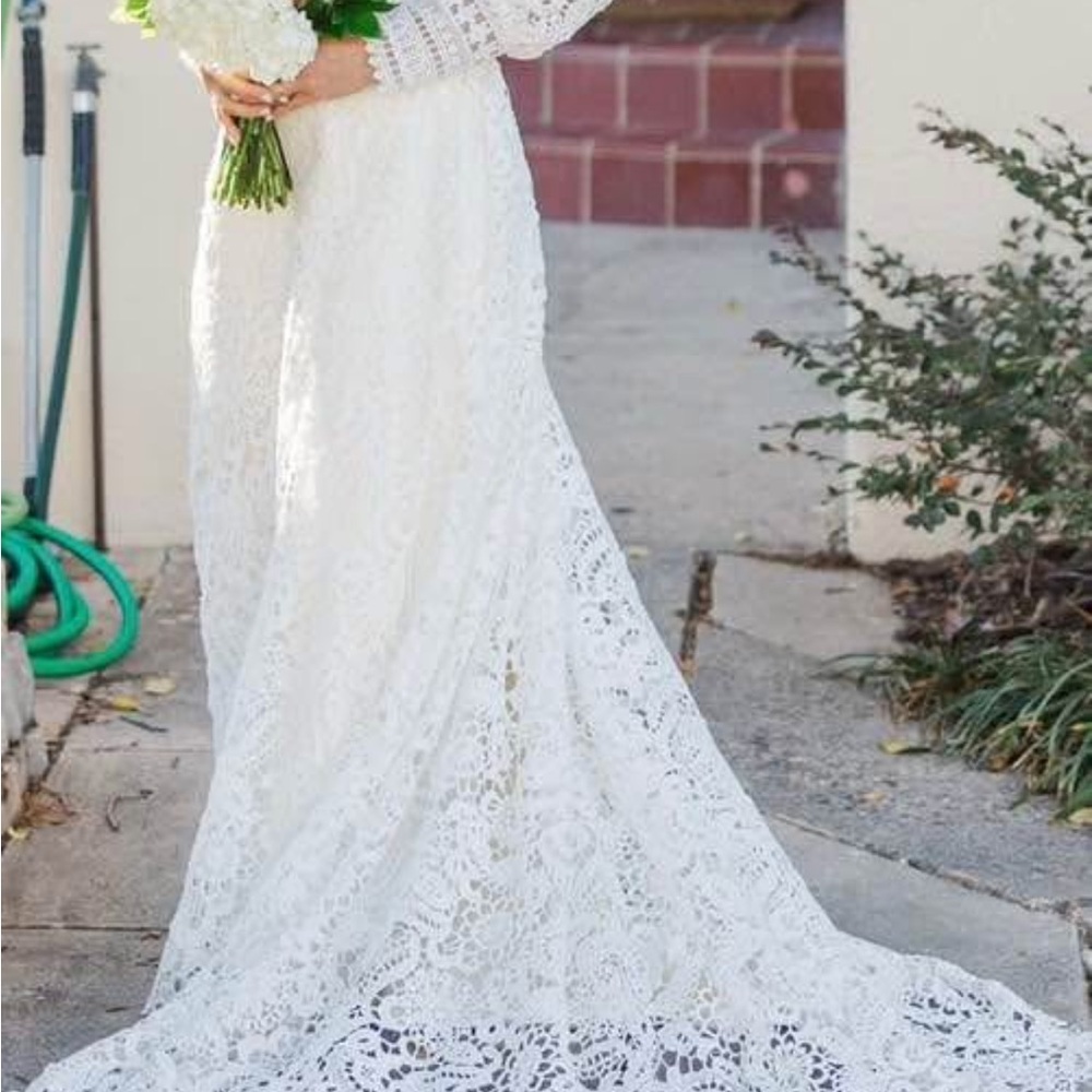 Elegant White Lace Dress